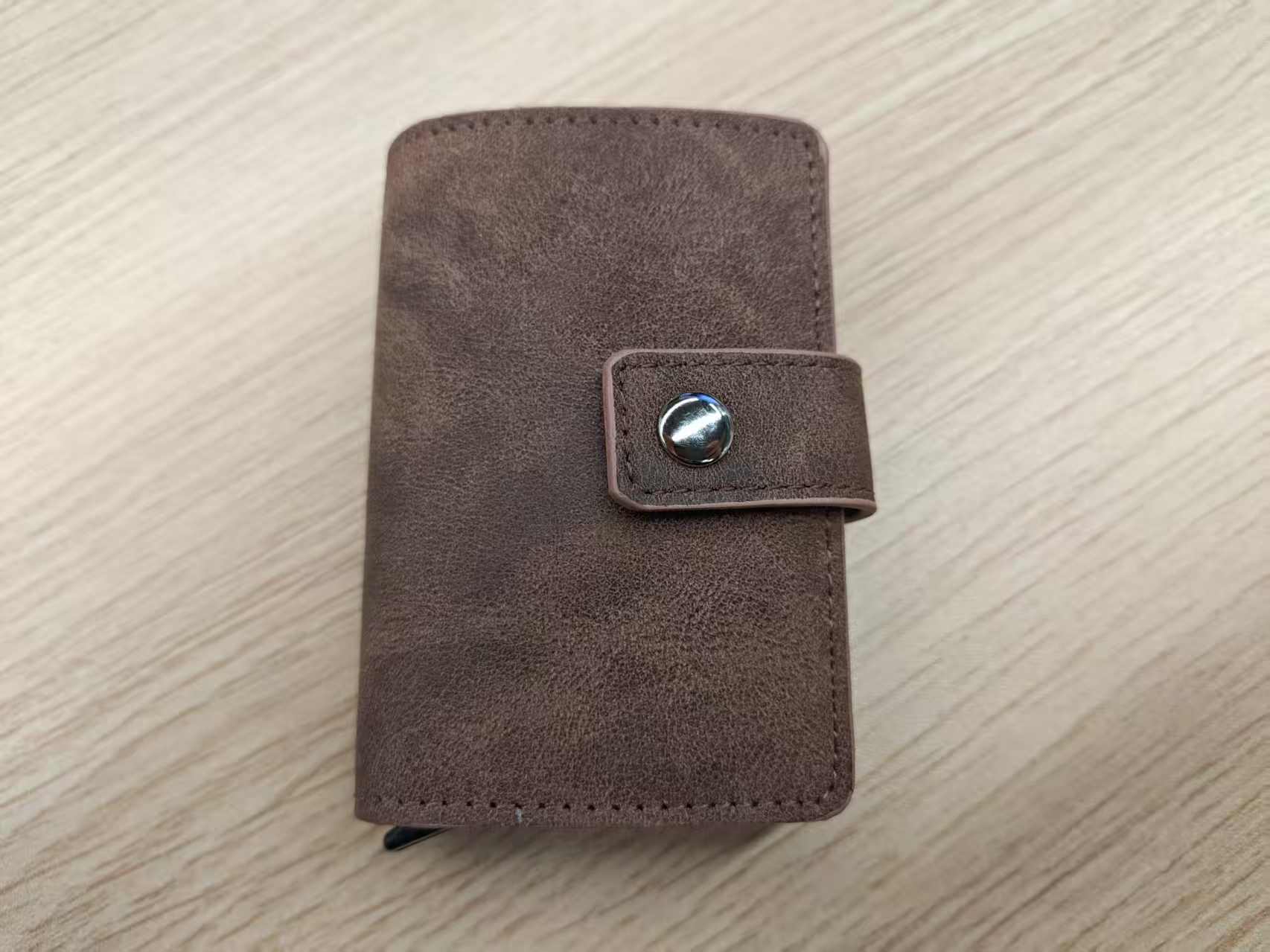 Neuestes Design, multifunktionaler RFID-blockierender Kartenhalter für Männer